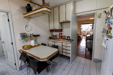 Apartamento à venda com 133m², 3 quartos e 2 vagasCozinha - Armários