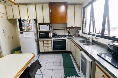 Apartamento à venda com 133m², 3 quartos e 2 vagasCozinha - Armários