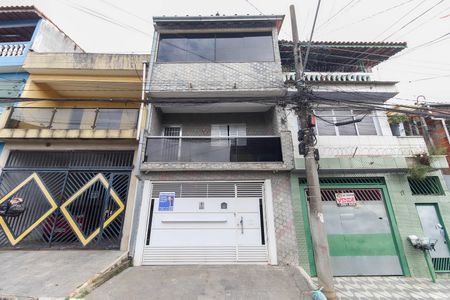 Casa para alugar com 230m², 3 quartos e 3 vagasFachada