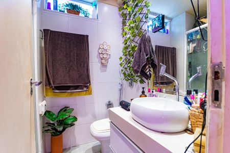 Apartamento à venda com 80m², 2 quartos e 1 vaga Apartamento à venda com 80m², 2 quartos e 1 vagaBanheiro da Suíte