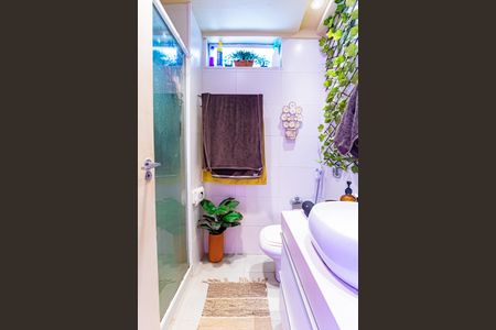 Apartamento à venda com 80m², 2 quartos e 1 vaga Apartamento à venda com 80m², 2 quartos e 1 vagaBanheiro da Suíte