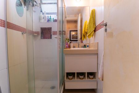 Apartamento à venda com 80m², 2 quartos e 1 vaga Apartamento à venda com 80m², 2 quartos e 1 vagaBanheiro Social
