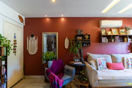 Apartamento à venda com 80m², 2 quartos e 1 vaga Apartamento à venda com 80m², 2 quartos e 1 vagaSala