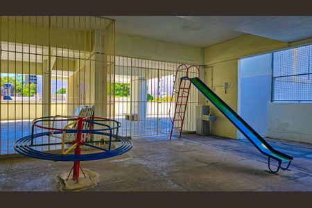 Apartamento à venda com 80m², 2 quartos e 1 vaga Apartamento à venda com 80m², 2 quartos e 1 vagaÁrea comum - Playground