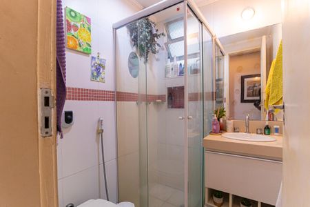 Apartamento à venda com 80m², 2 quartos e 1 vaga Apartamento à venda com 80m², 2 quartos e 1 vagaBanheiro Social