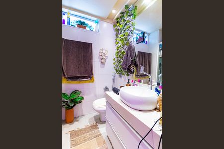 Apartamento à venda com 80m², 2 quartos e 1 vaga Apartamento à venda com 80m², 2 quartos e 1 vagaBanheiro da Suíte