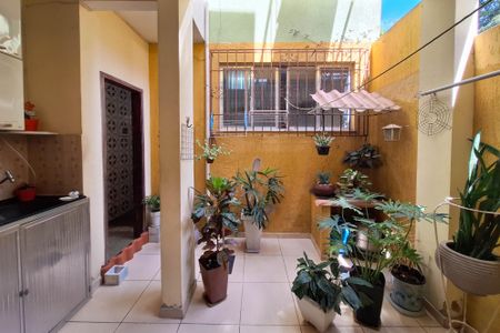 Casa à venda com 157m², 5 quartos e 1 vagaÁrea de serviço 1