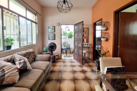 Casa à venda com 157m², 5 quartos e 1 vagaSala 1