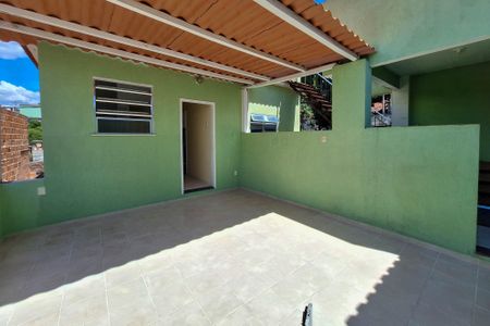 Casa à venda com 157m², 5 quartos e 1 vagaQuintal