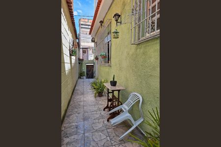 Casa à venda com 157m², 5 quartos e 1 vagaQuintal