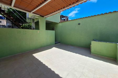Casa à venda com 157m², 5 quartos e 1 vagaQuintal