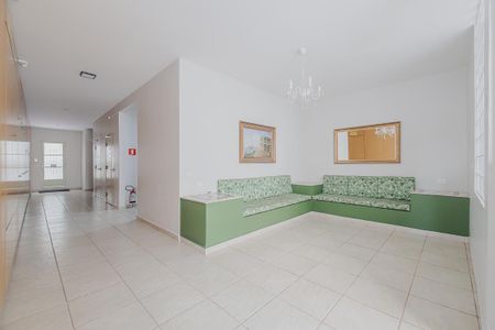 Apartamento à venda com 84m², 2 quartos e 1 vaga Apartamento à venda com 84m², 2 quartos e 1 vagaHall social