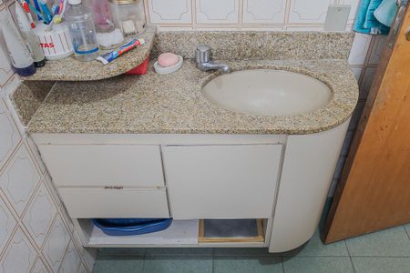 Apartamento à venda com 84m², 2 quartos e 1 vaga Apartamento à venda com 84m², 2 quartos e 1 vagaBanheiro