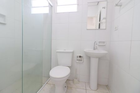 Banheiro de casa para alugar com 1 quarto, 49m² em Vila Osasco, Osasco