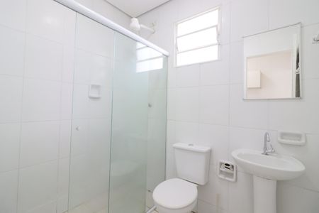 Banheiro de casa para alugar com 1 quarto, 49m² em Vila Osasco, Osasco