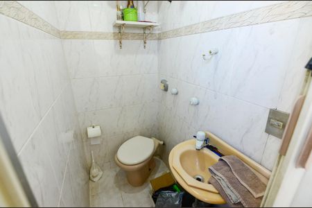 Apartamento à venda com 70m², 2 quartos e 1 vaga Apartamento à venda com 70m², 2 quartos e 1 vagaBanheiro de Serviço