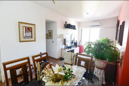 Apartamento à venda com 70m², 2 quartos e 1 vaga Apartamento à venda com 70m², 2 quartos e 1 vagaSala