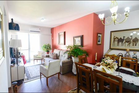 Apartamento à venda com 70m², 2 quartos e 1 vaga Apartamento à venda com 70m², 2 quartos e 1 vagaSala