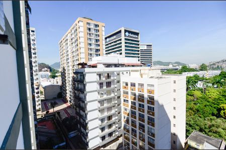 Apartamento à venda com 70m², 2 quartos e 1 vaga Apartamento à venda com 70m², 2 quartos e 1 vagaSala