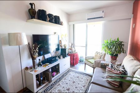 Apartamento à venda com 70m², 2 quartos e 1 vaga Apartamento à venda com 70m², 2 quartos e 1 vagaSala