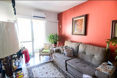 Apartamento à venda com 70m², 2 quartos e 1 vaga Apartamento à venda com 70m², 2 quartos e 1 vagaSala