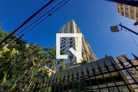 Apartamento à venda com 70m², 2 quartos e 1 vaga Apartamento à venda com 70m², 2 quartos e 1 vagaFachada