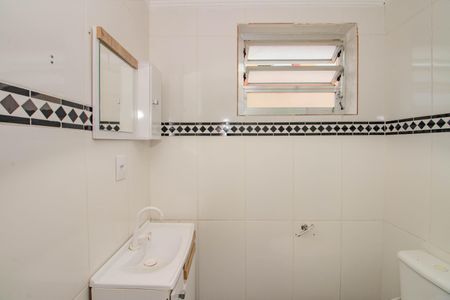 Banheiro de apartamento à venda com 1 quarto, 50m² em Jardim Dona Leopoldina, Porto Alegre
