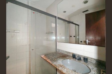 Apartamento à venda com 188m², 2 quartos e 2 vagasBanheiro da Suíte