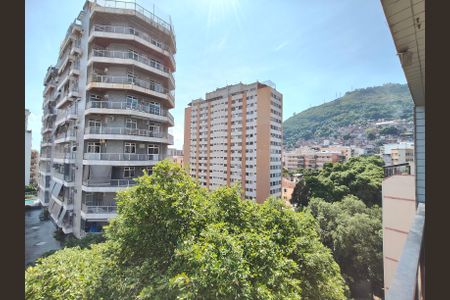Apartamento à venda com 188m², 2 quartos e 2 vagasVista da Sala