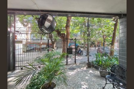 Apartamento à venda com 188m², 2 quartos e 2 vagasFachada e portaria