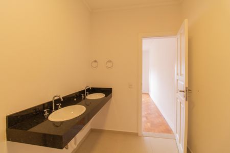 Apartamento à venda com 137m², 3 quartos e 1 vagaBanheiro da Suíte