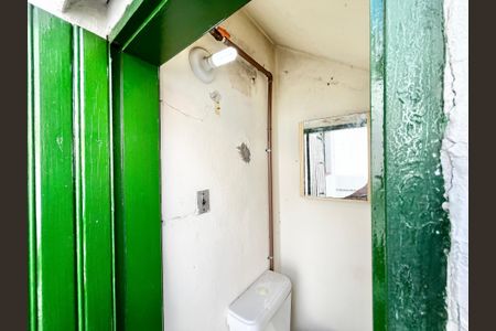 Casa à venda com 150m², 4 quartos e 4 vagasBanheiro de serviço