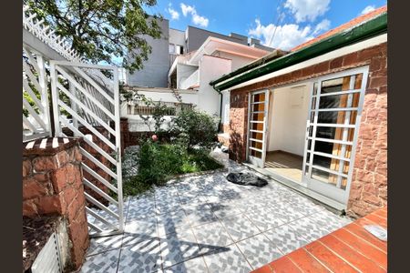 Casa à venda com 150m², 4 quartos e 4 vagasEntrada/Jardim