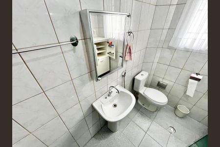 Casa à venda com 150m², 4 quartos e 4 vagasBanheiro