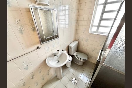 Casa à venda com 150m², 4 quartos e 4 vagasBanheiro 2