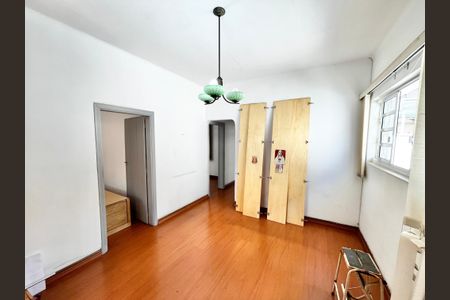 Casa à venda com 150m², 4 quartos e 4 vagasSala