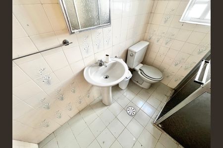 Casa à venda com 150m², 4 quartos e 4 vagasBanheiro 2