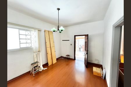 Casa à venda com 150m², 4 quartos e 4 vagasSala