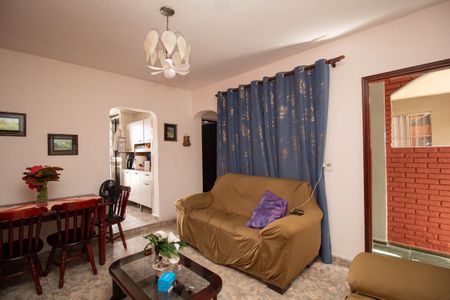 Casa à venda com 265m², 6 quartos e 2 vagasSala