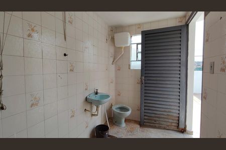 Casa à venda com 264m², 7 quartos e 2 vagas Casa à venda com 264m², 7 quartos e 2 vagasBanheiro de Serviço