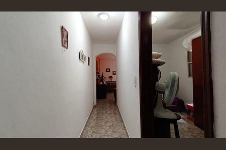 Casa à venda com 264m², 7 quartos e 2 vagas Casa à venda com 264m², 7 quartos e 2 vagasCorredor