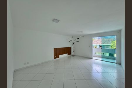 Casa de condomínio para alugar com 320m², 4 quartos e 2 vagasSuite 2