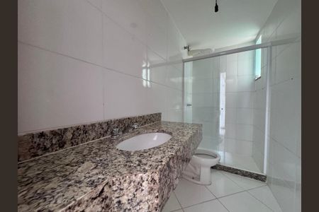 Suite 1- Banheiro de casa de condomínio para alugar com 3 quartos, 320m² em Vargem Grande, Rio de Janeiro