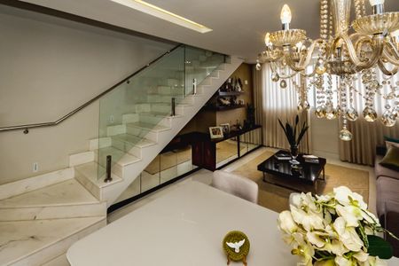 Apartamento à venda com 4 quartos, 250m² em Castelo, Belo Horizonte