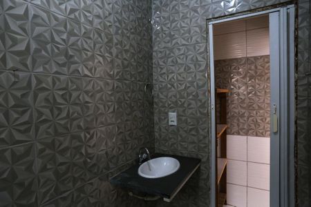 Banheiro de kitnet/studio para alugar com 1 quarto, 30m² em São Paulo, Belo Horizonte