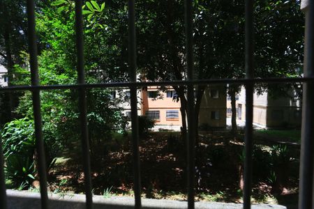 Sala  vista de apartamento à venda com 2 quartos, 48m² em Parque Pinheiros, Taboão da Serra