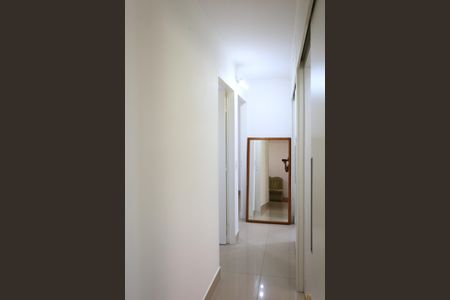 corredor de apartamento à venda com 2 quartos, 48m² em Parque Pinheiros, Taboão da Serra