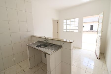 Cozinha de casa para alugar com 1 quarto, 25m² em Vila Osasco, Osasco