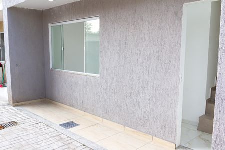 Casa de condomínio para alugar com 102m², 2 quartos e 1 vagaFachada