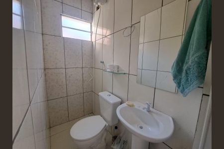 Banheiro de casa para alugar com 2 quartos, 50m² em Bandeiras, Osasco